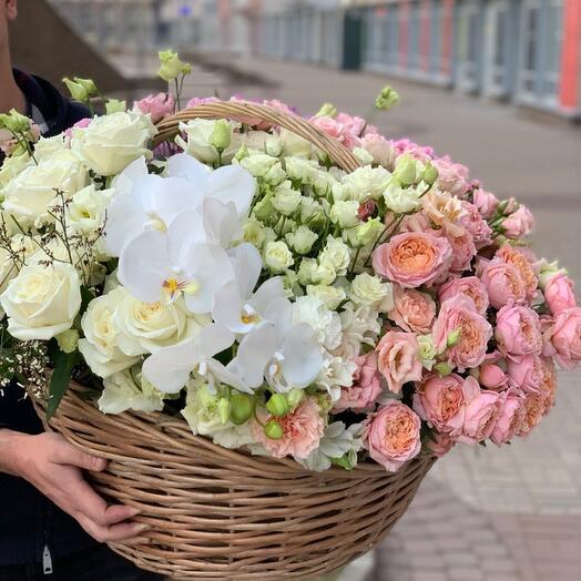 Корзина с цветами