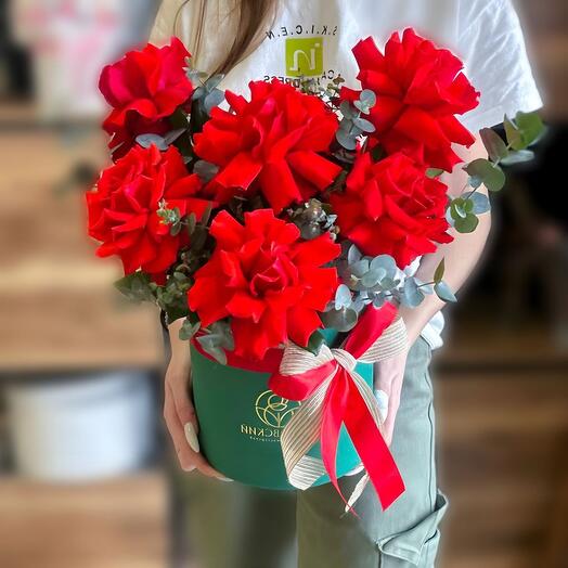 Boxing with red roses