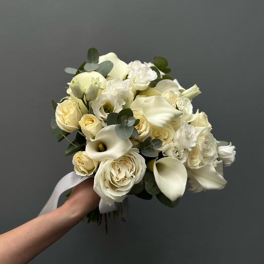 White wedding bouquets