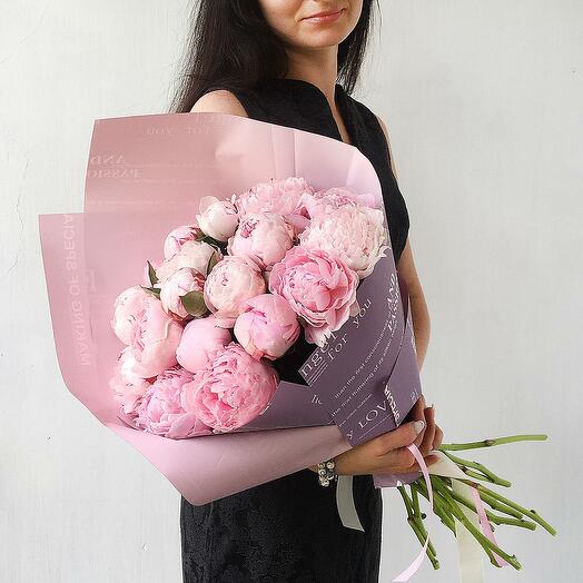 Mono-bouquet of pink peonies