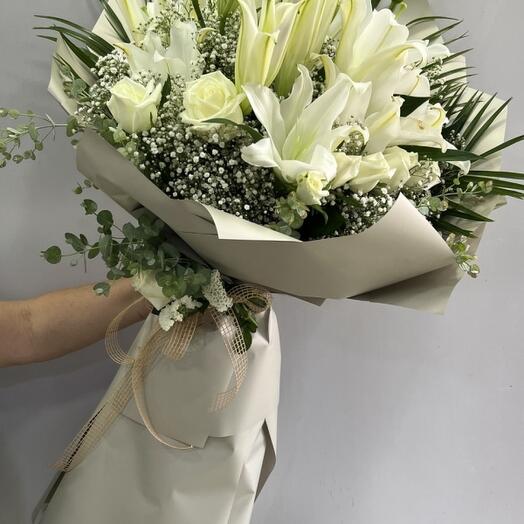 White Lilies Bouquet / Birthday, new job congratulations, thanks, sincerity, pure emotions