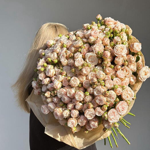 Bombastic Creame Spray Roses