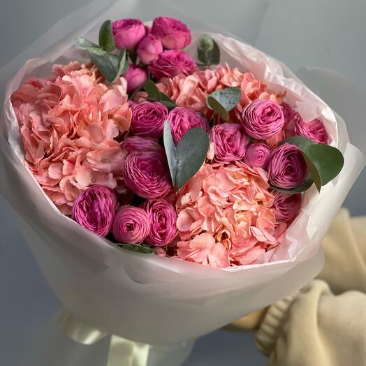 Кустовые розы и гортензия 🌺