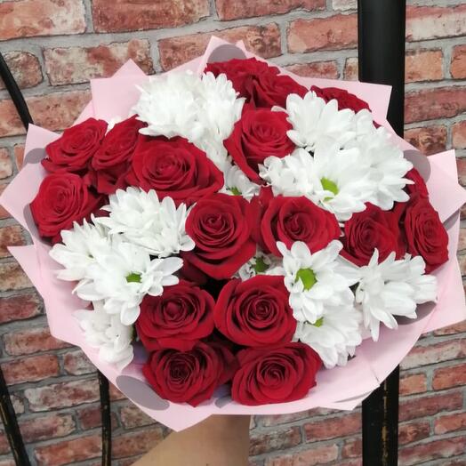 Bouquet "Marmaris" of roses and bush chrysanthemums
