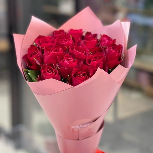 Букет з 15 червоних троянд