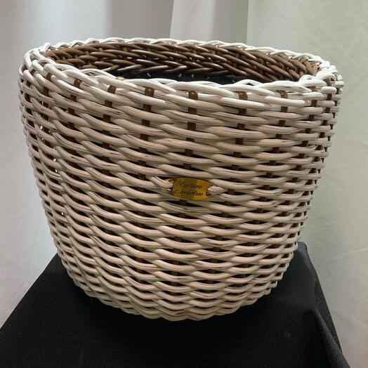 Кашпо из искусственного ротанга 10 л. Ручная работа