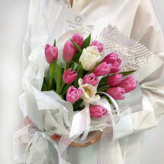 Pink and white tulips (15 stems)