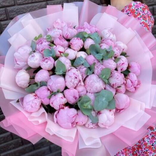 59 розовых пионов