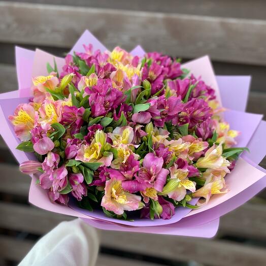 Bouquet of 17 alstroemeria