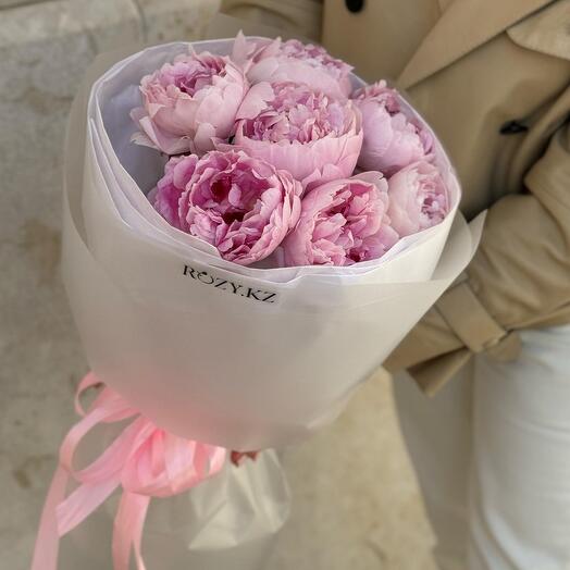 Букет из 7 Пионов