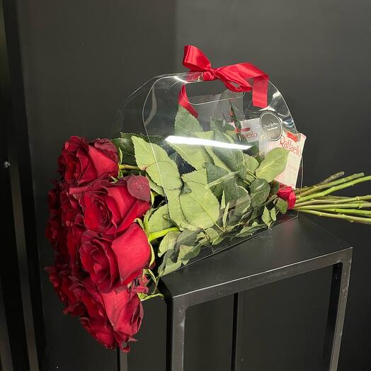 Шикарный букет роз и конфет в прозрачной сумочке️ на любой повод