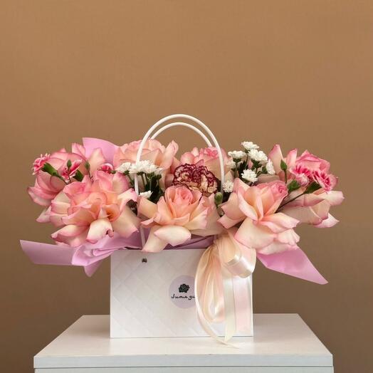 Цветы в коробке