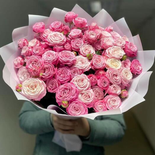 Букет кустовых пионовидных роз 💐