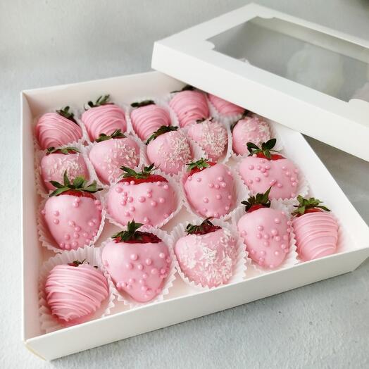Клубника в розовом шоколаде 16-20 шт