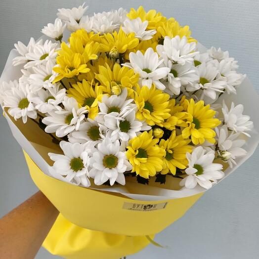 Букет из ромашек белых с желтыми💛