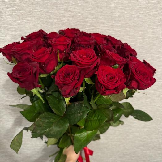 Букет из 25 бордовых роз