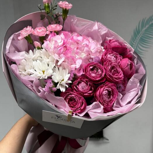 Bouquet of the best 💓 peony-shaped roses,hydrangea