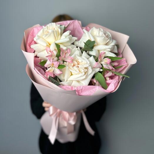 St bouquet 151 с французскими пионовидными розами и альстромерией