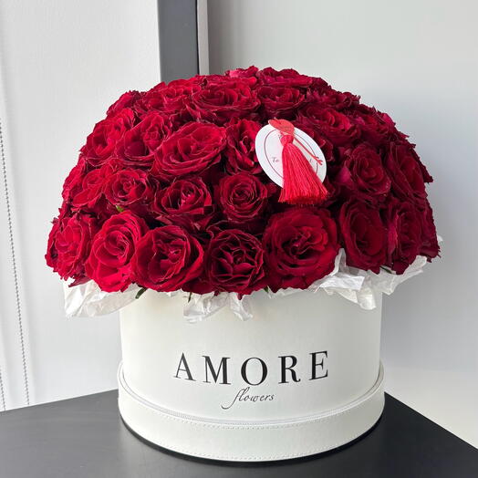 Round box of 75 Red Roses