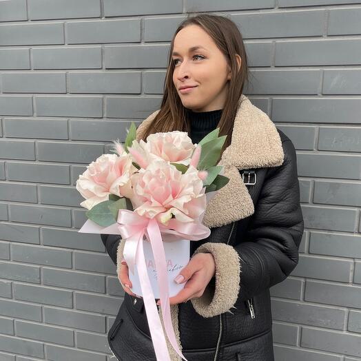 Шляпная коробочка «Нежность» на 8 марта