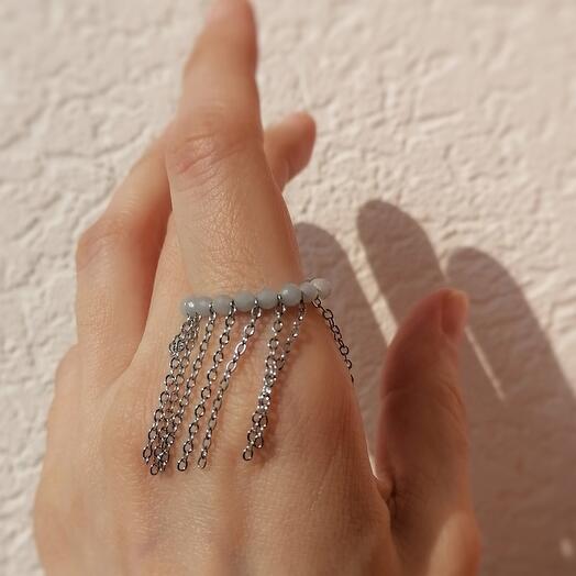 Кольцо из ангелита с цепочками