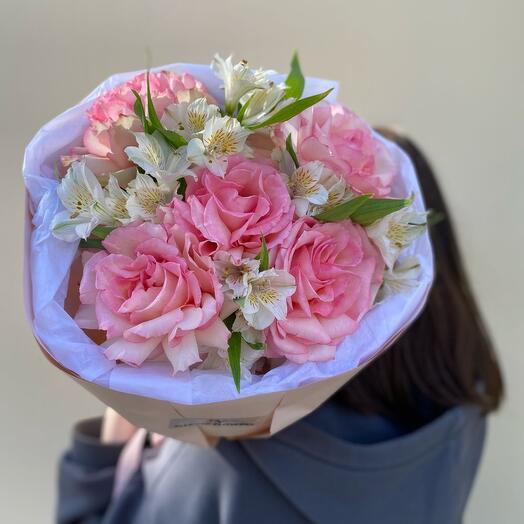 Букет из французских роз и эвкалипта