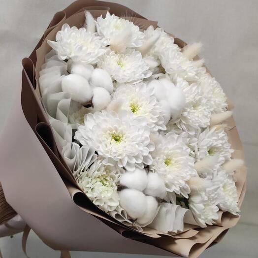 Bouquet of white chrysanthemums and cotton