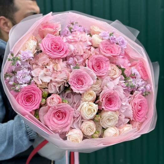Bouquet in pink tones