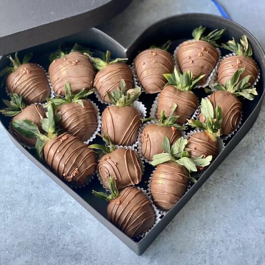 Клубника в шоколаде  🍓)