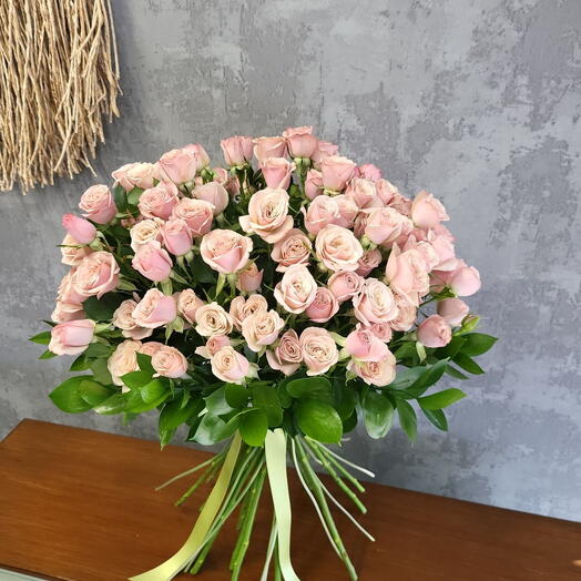 20 Spray Roses Destini