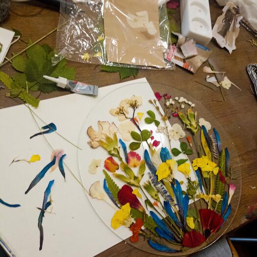 Электронный Подарочный сертификат на мастер класс по витражу гербарий большой (Круг диаметром 26 см.)