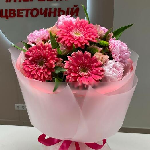 Букет из альстромерии, гербер и пионов