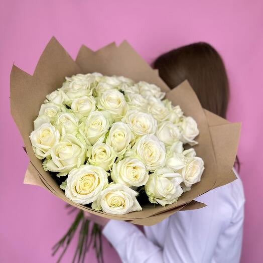 Bouquet of 31 white roses Avalanche 50 cm