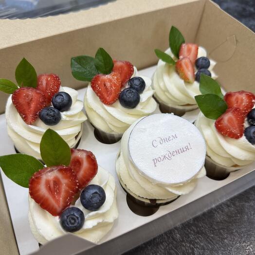 Капкейки с клубникой