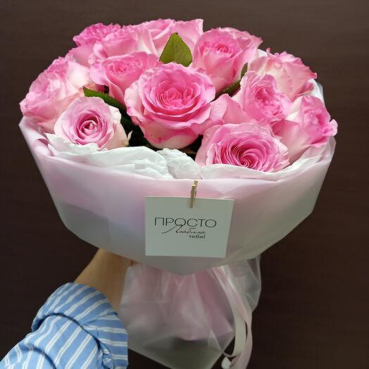 Розовые розы