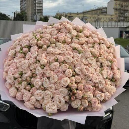 Большой букетик из кустовой розы