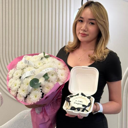 Комбо букет из хризантем и бенто торт