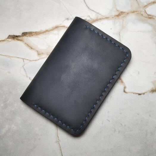 Кардхолдер черно-синий из натуральной кожи ручной работы