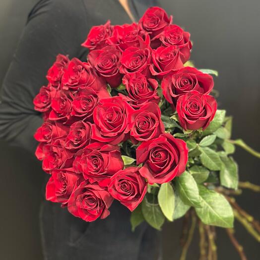 25 красных роз 🌹