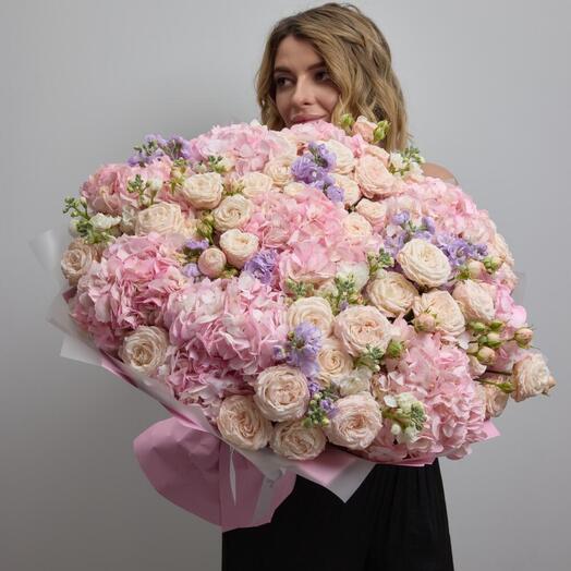 Wow-букет с пион розами, гортензией и маттиолой