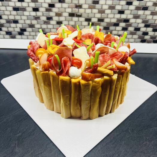 Мясной торт с сыром
