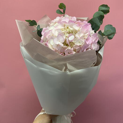 Букет с гортензией