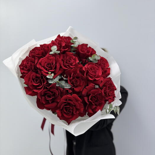 Ажурные розы с эвкалиптом