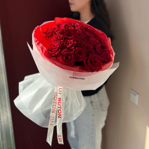 Букет 25 стандарт роз сорта Explorer