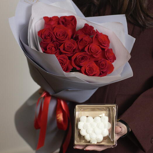 15 Красных роз + десерт