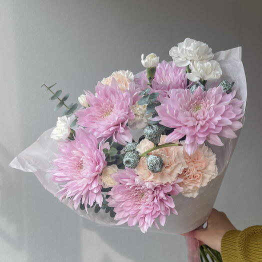 Нежный букет с хризантемами