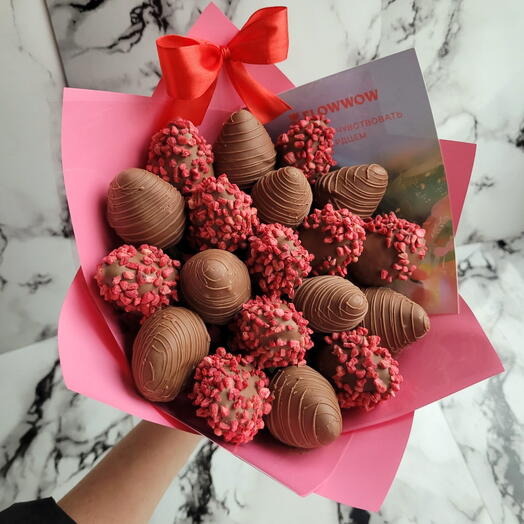Ramo de fresas cubiertas de chocolate