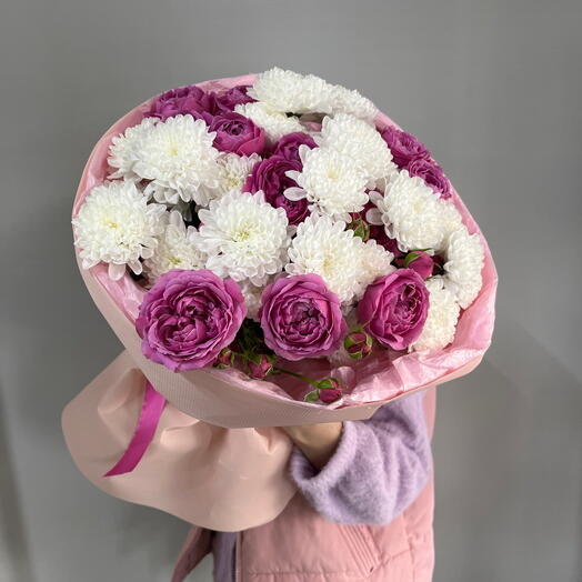 Дуо букет с кустовой пионовидной розой и хризантемой 💞