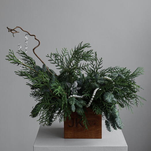 Зимняя композиция для новогоднего настроения