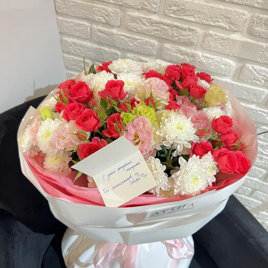 Микс Букет из лизиантусов,хризантем и кустовых роз